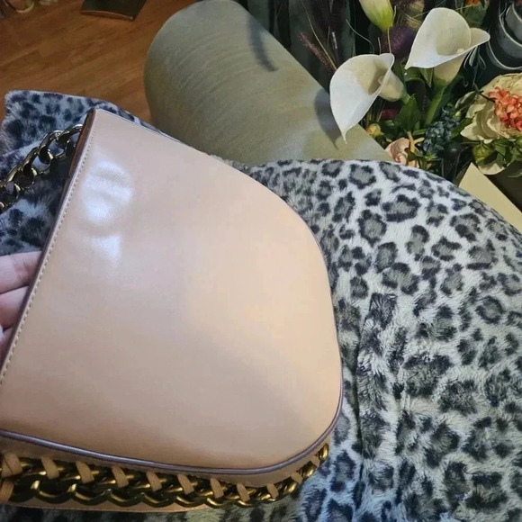 Fashion Nude Color 2 Tone Chain Detail and Shoulder  Strap Fashion Bag - Picture 9 of 11